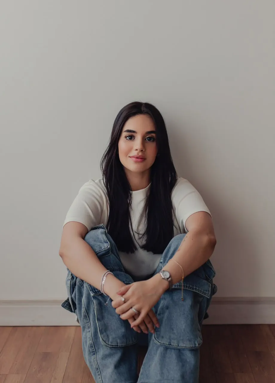 Retrato da Dra. Letícia Fernandes, cirurgiã-dentista e responsável técnica da Clínica ORA